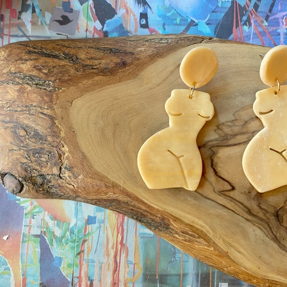 Handmade Clay Earrings | Forms of a Woman Silhouette | Gold/Translucent Blend - Picture 8 of 11